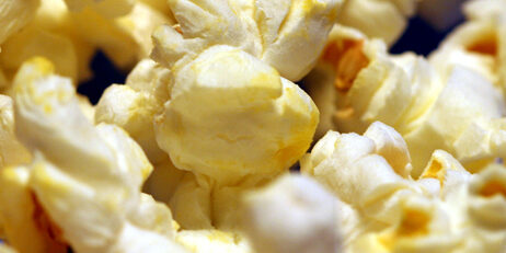 laura-prisc-selling-popcorn